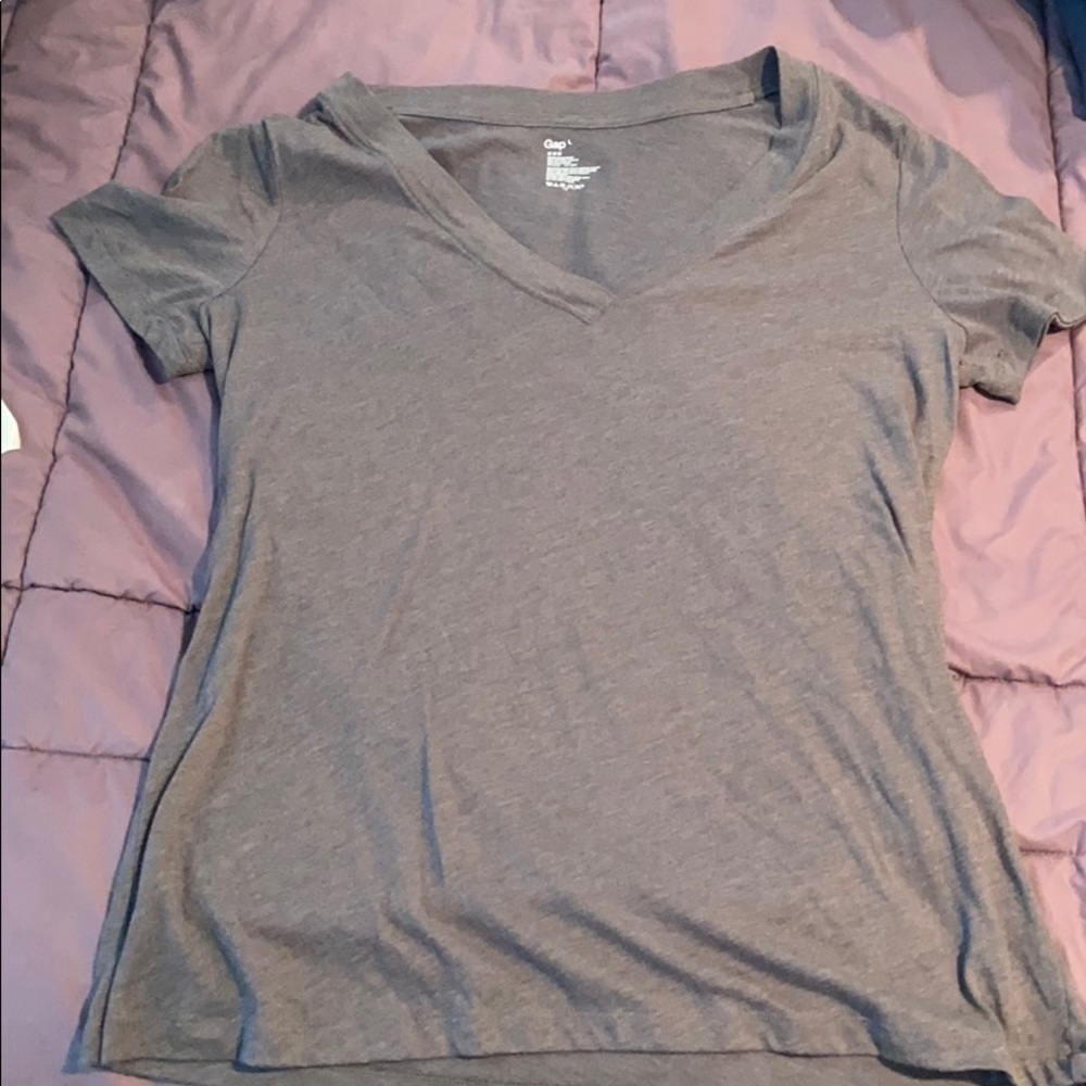 Grey Gap v neck tee. Large.